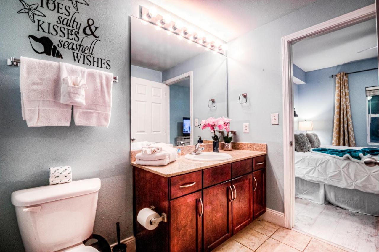 Laketown Wharf 534 By Aneliya *
