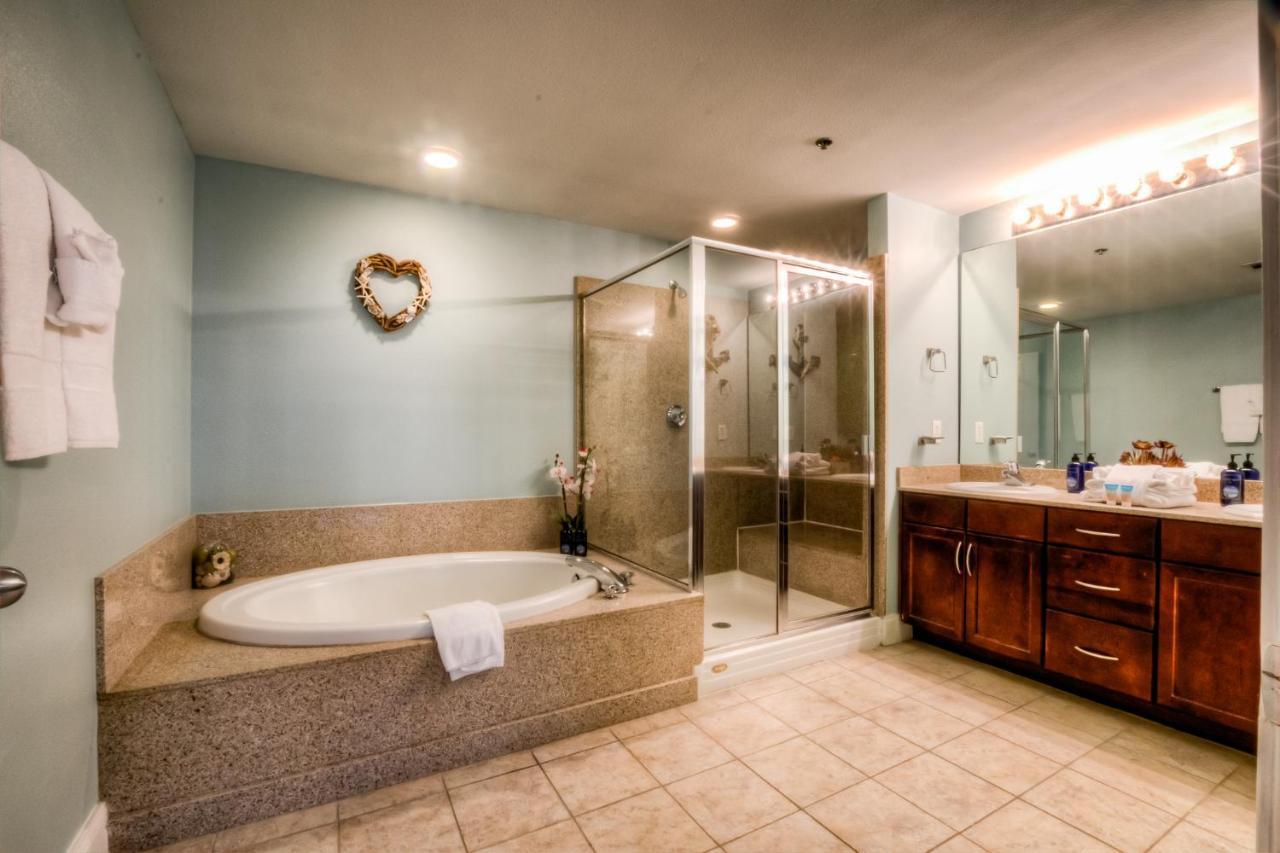Laketown Wharf 534 By Aneliya
